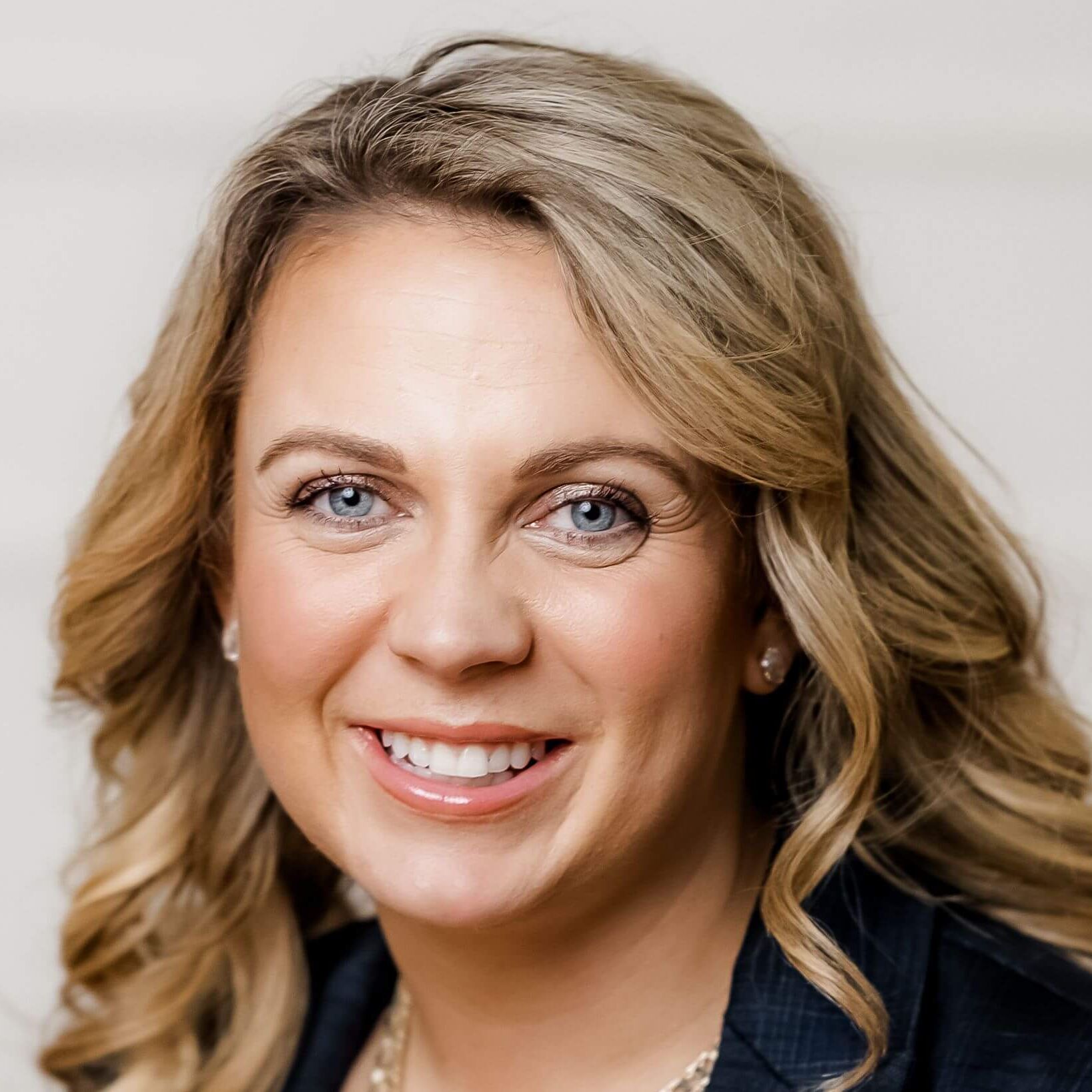 Wells, Stephanie - Headshot2